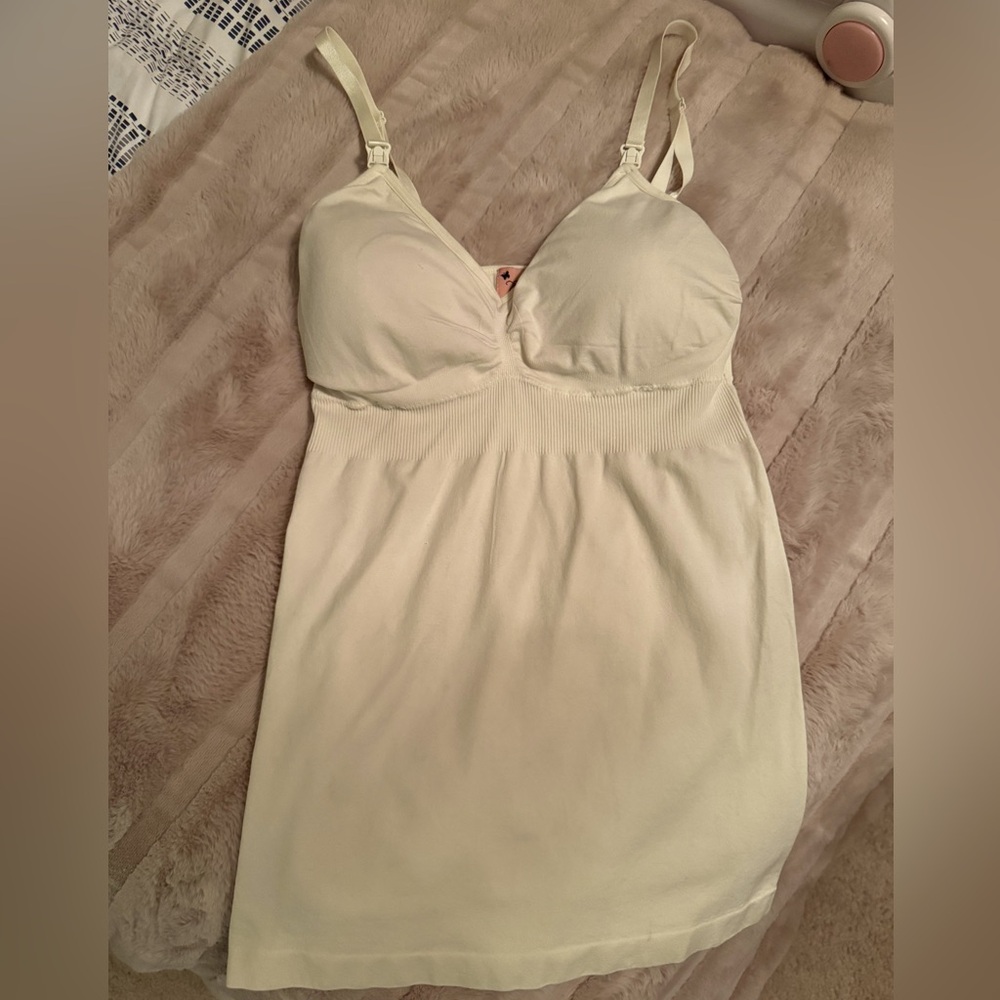 Nursing tank top with adjustable straps